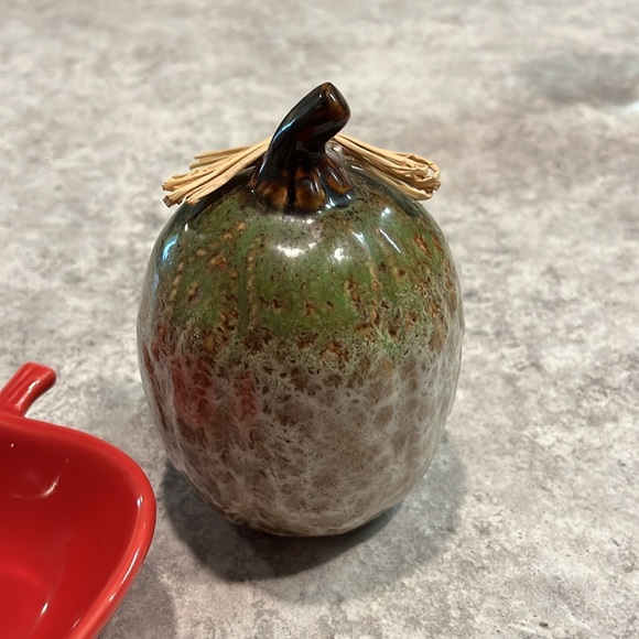 Three pieces of a great gathering for snacks - Picture 4 of 6